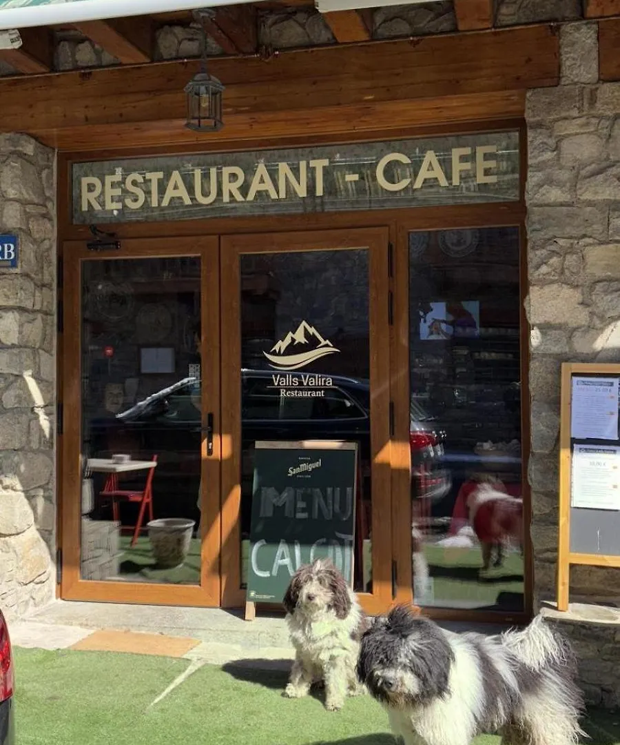 Hotel Valls Valira Os de Civís