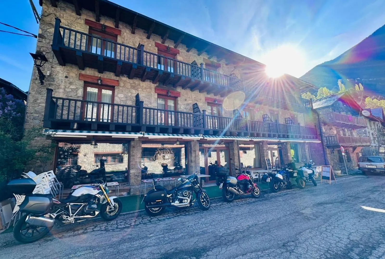 Hotel Valls Valira Os de Civís